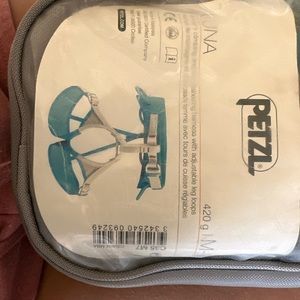 Petzyl climbing harness